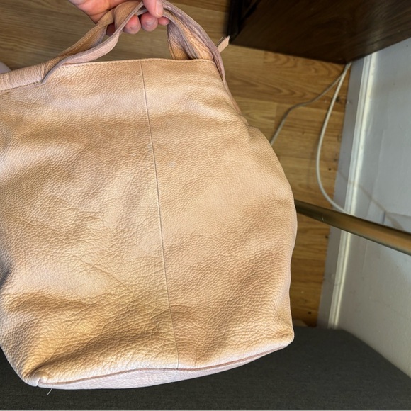 LATICO Bianca Crossbody Leather Bag in Rosa - Picture 8 of 10